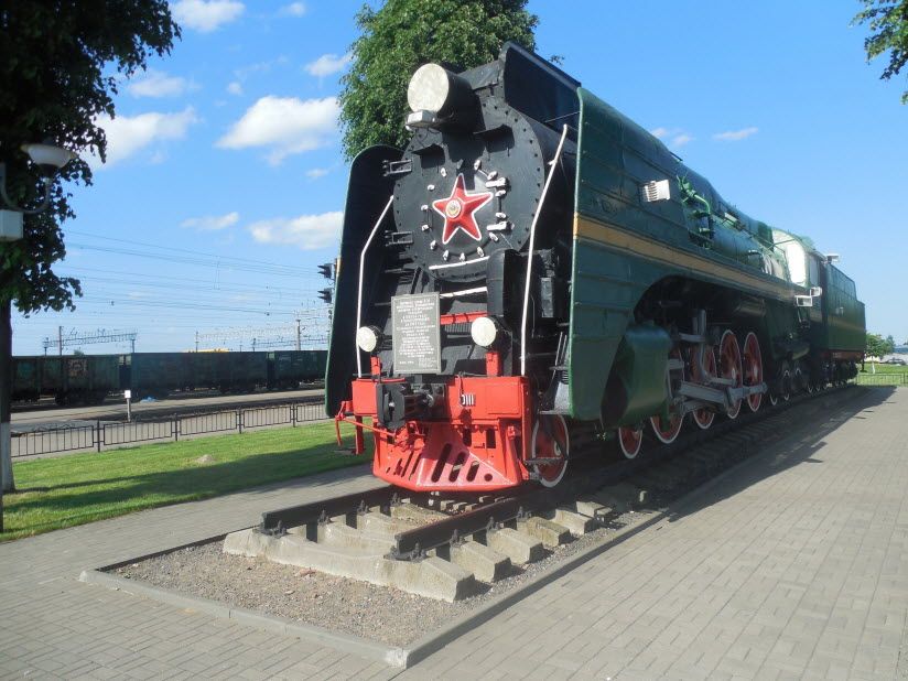 Памятник паровозу П36-0111