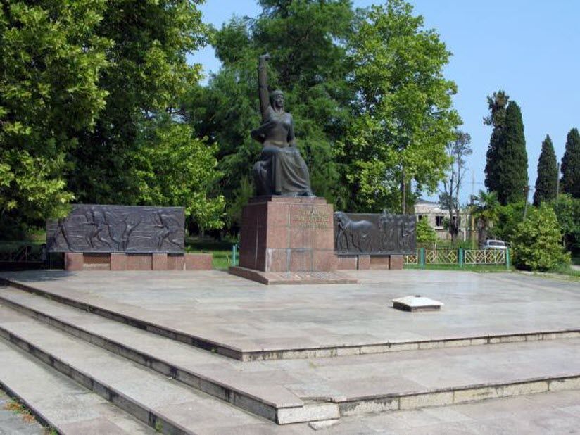 Памятник защитникам города во времена Великой Отечественной войны