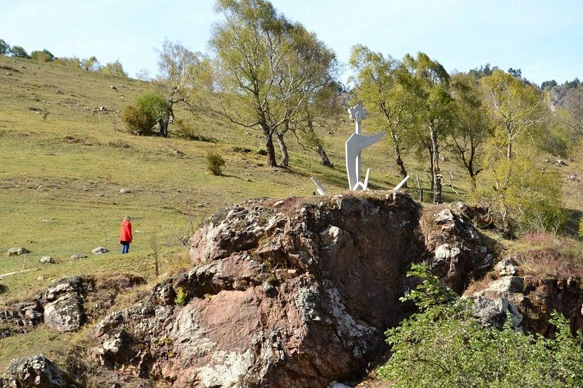 Мемориал в честь подвига Димы Юрченко