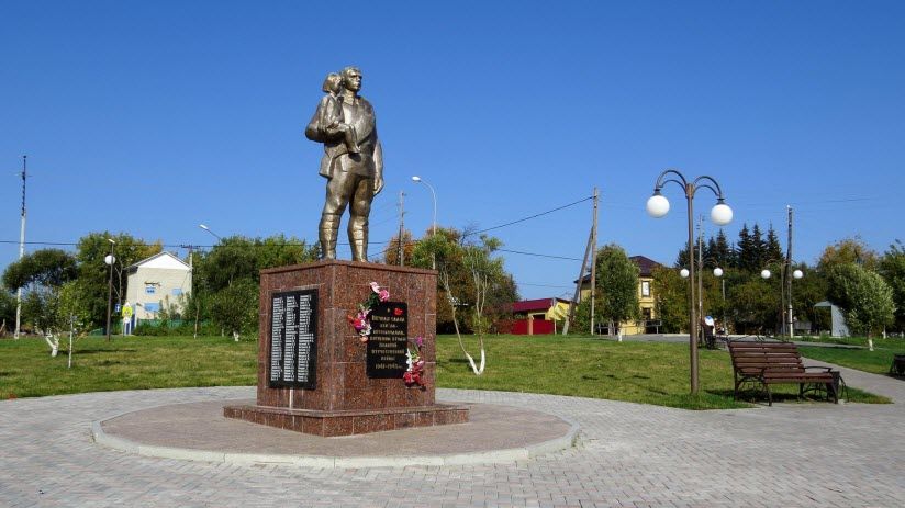 Памятник «Воинам-лесозаводцам, погибшим в годы войны»