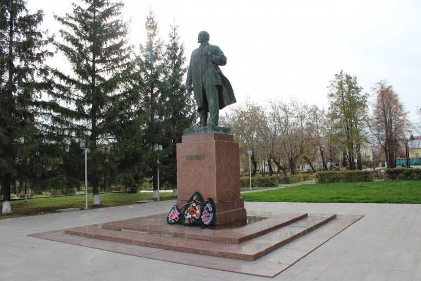 Памятник В.И. Ленину