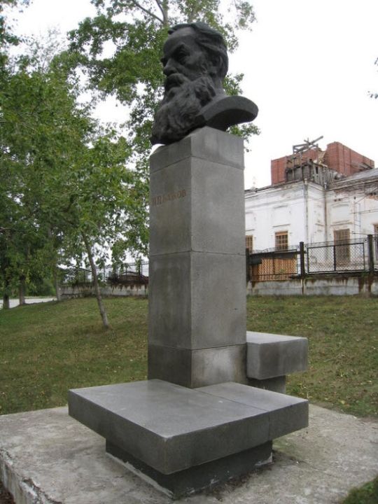 Памятник П.П. Бажову