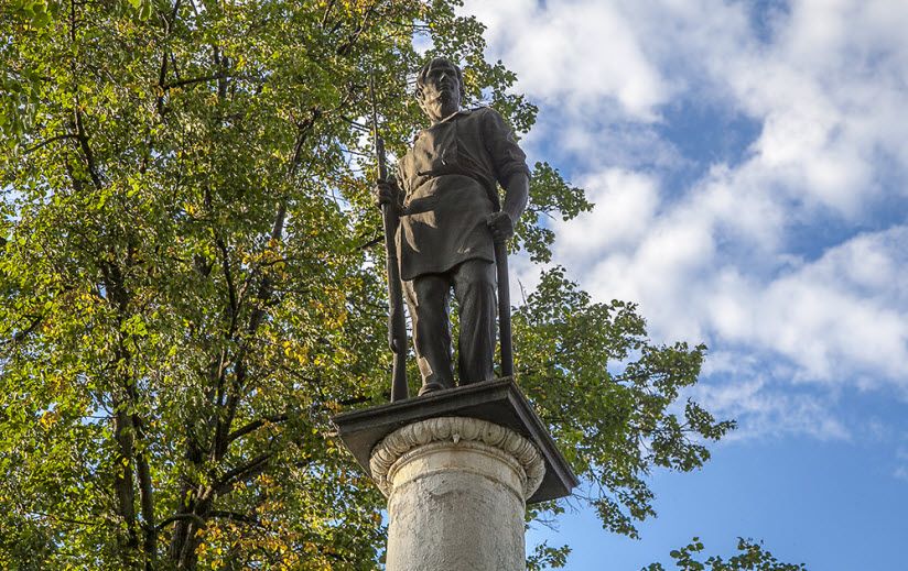 Памятник Павшим революционерам