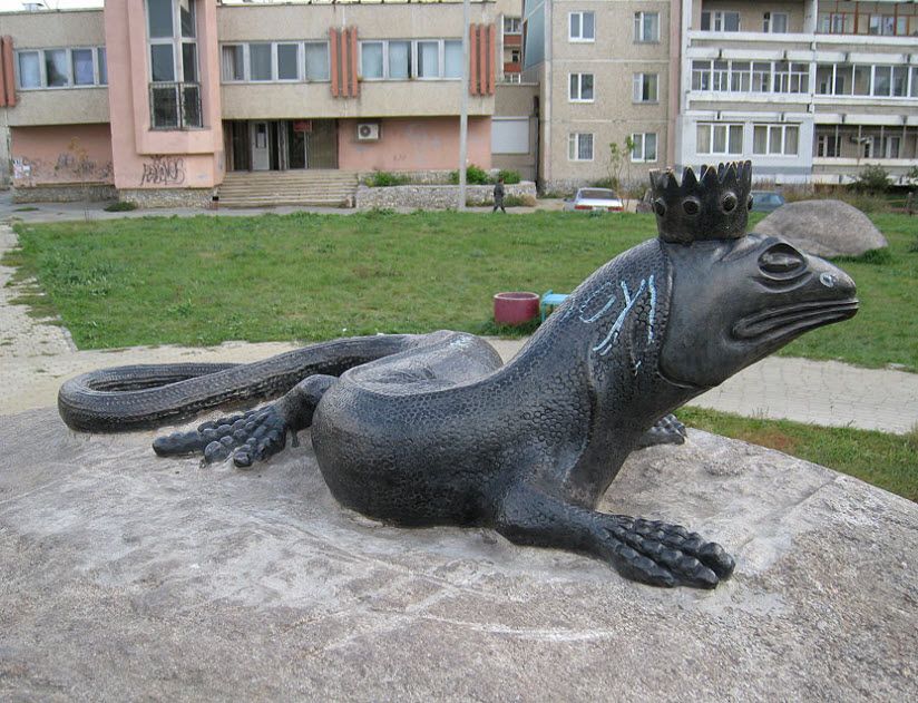 Ящерица на камне