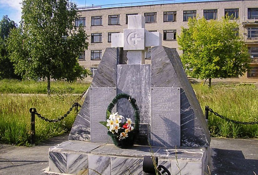 Памятник Медикам-участникам Великой Отечественной войны
