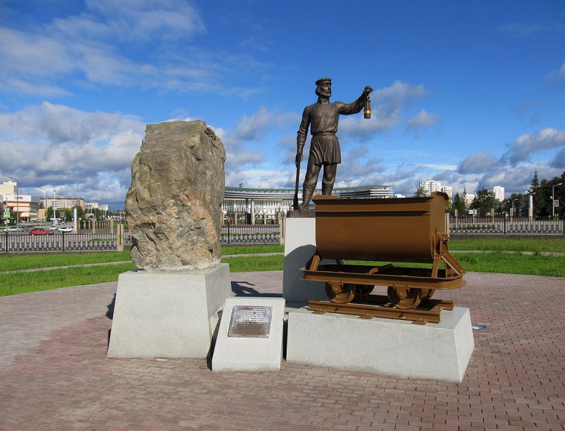 Памятник Уральским рудокопам