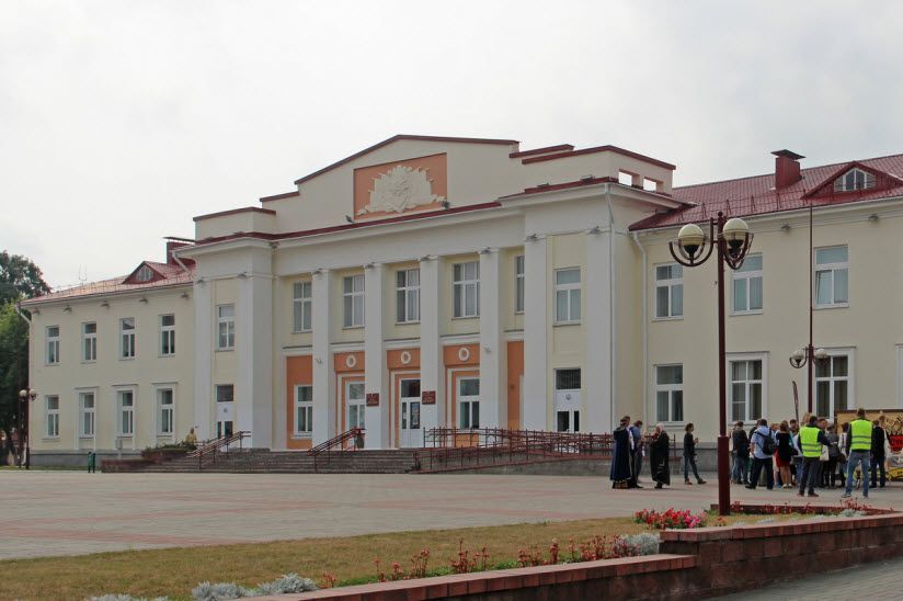 Бывший дом офицеров