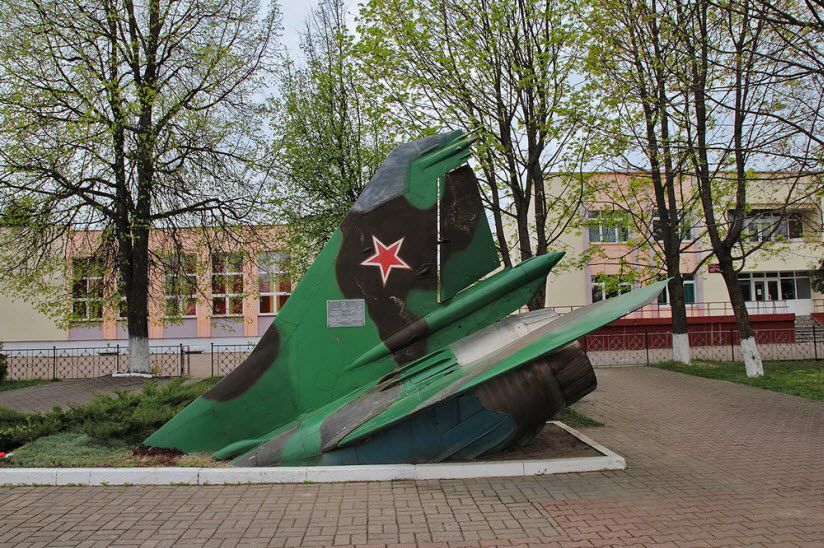 Памятник герою Беларуси В.Н. Карвату