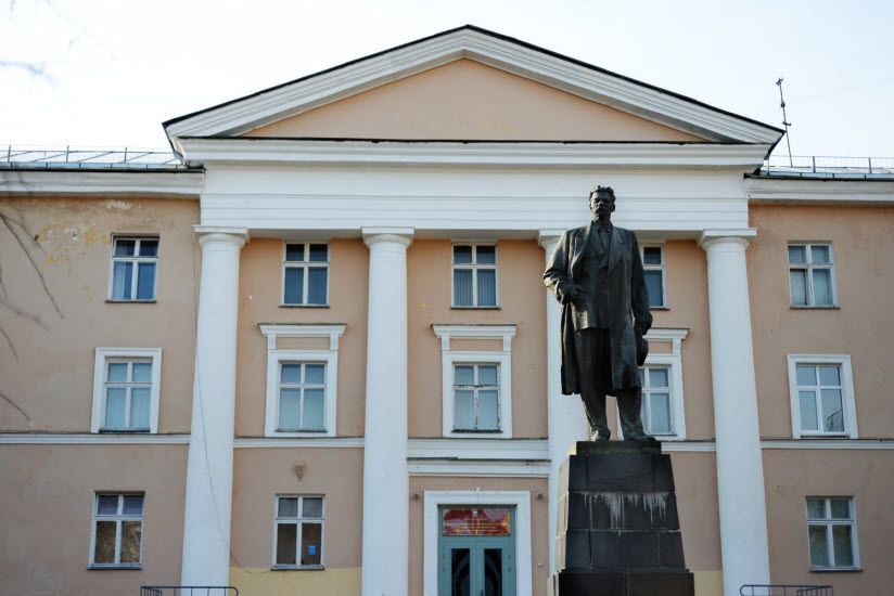 Памятник Максиму Горькому