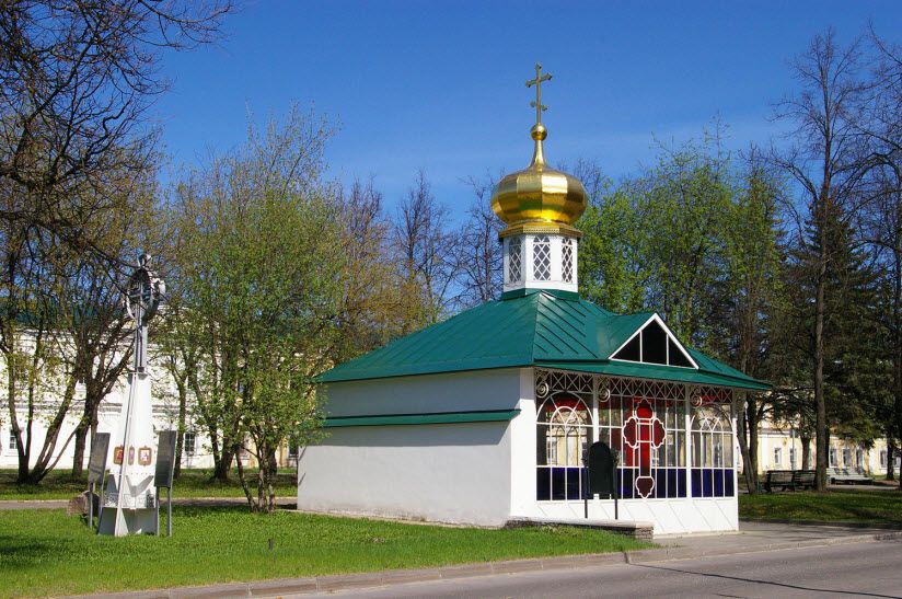 Часовня на месте захоронения мощей Серафима Саровского