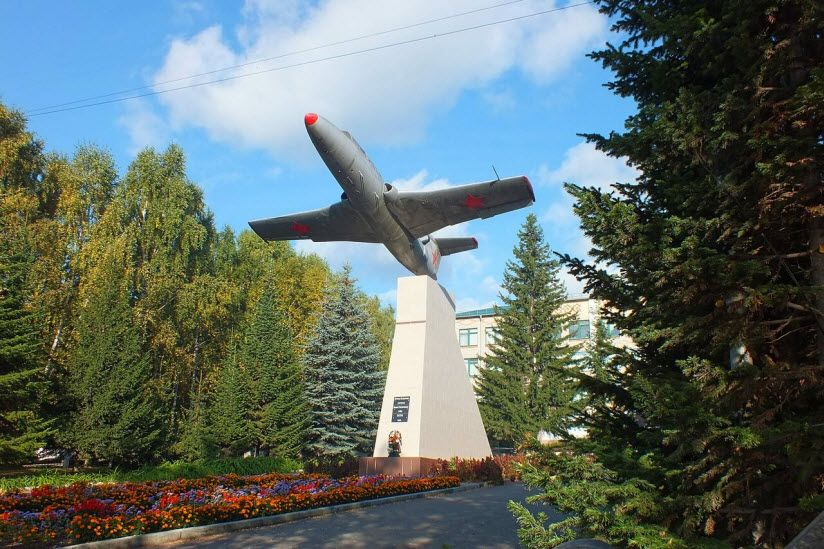 Памятник летчикам-белоречанам