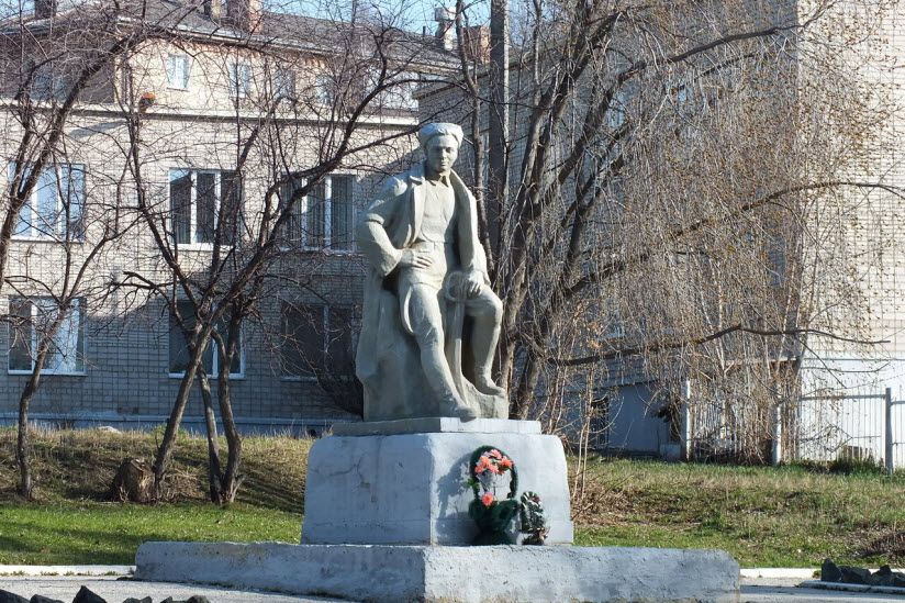 Памятник Аркадию Гайдару