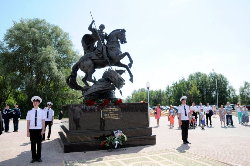 Памятник Георгию Победоносцу