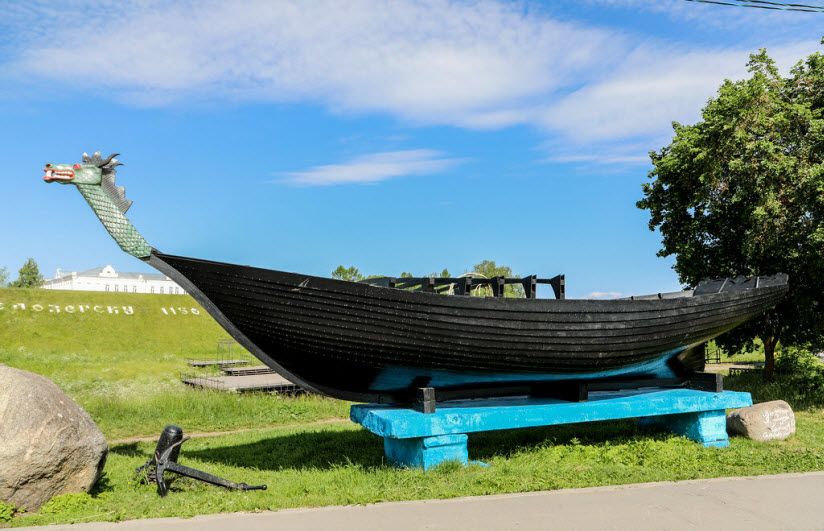 Памятник «Ладья»