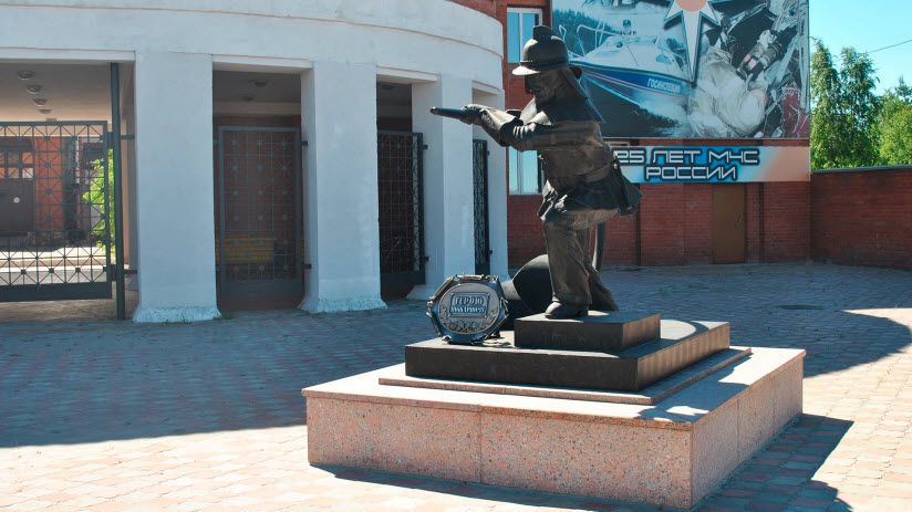 Герой-пожарник