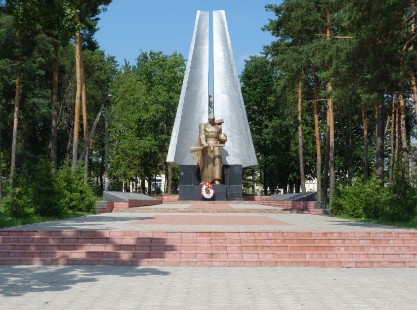 Памятник солдатам, погибшим в годы ВОВ в Браславе