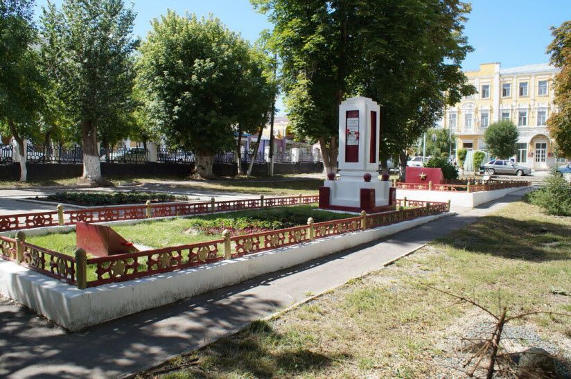 Обелиск воинам, погибшим в гражданскую войну
