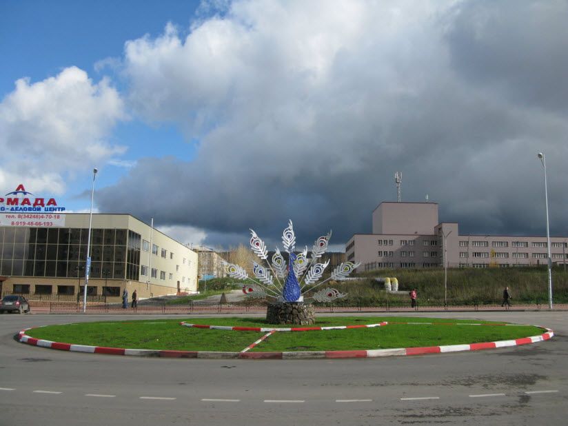 Скульптура «Птица счастья»