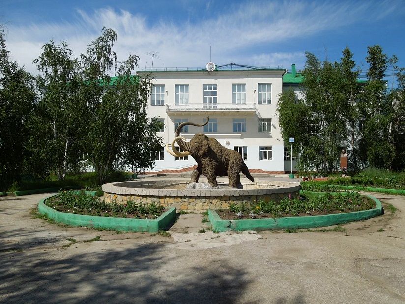 Памятник мамонту