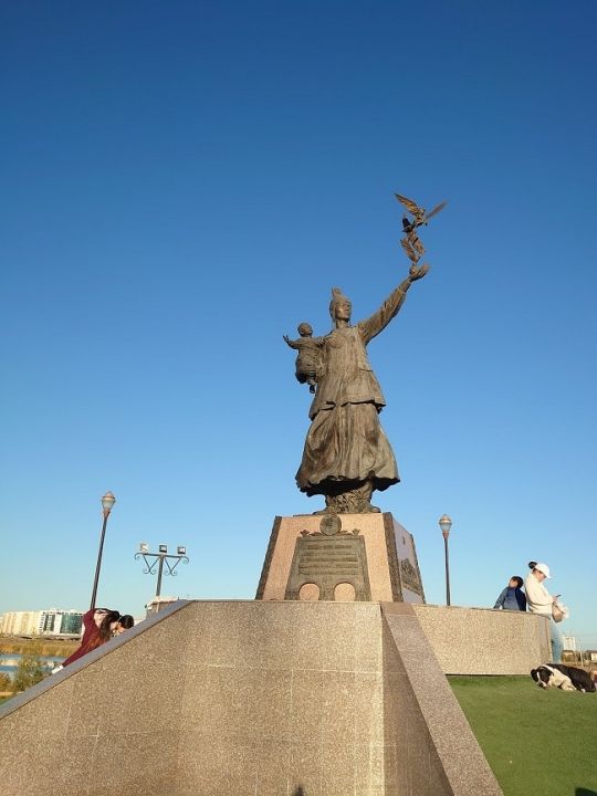 Памятник Матери