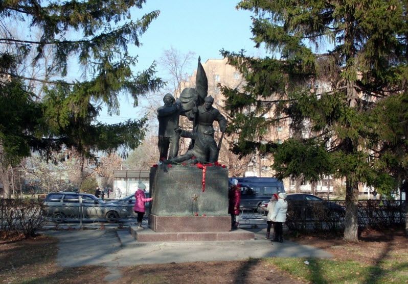 Памятник жертвам революции
