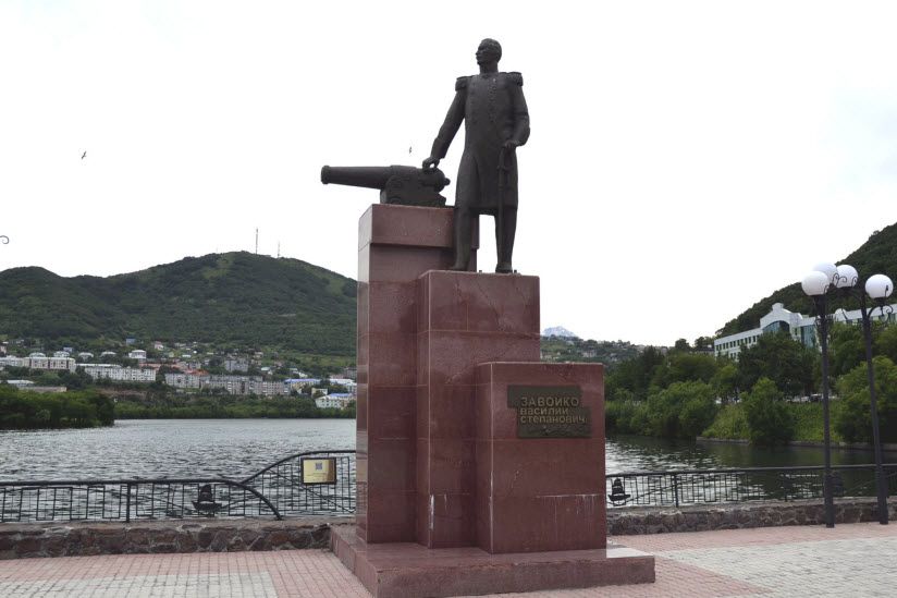 Памятник В. Завойко
