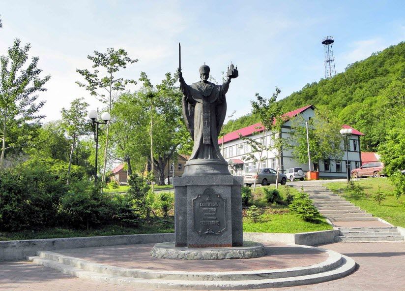 Памятник Николаю Чудотворцу
