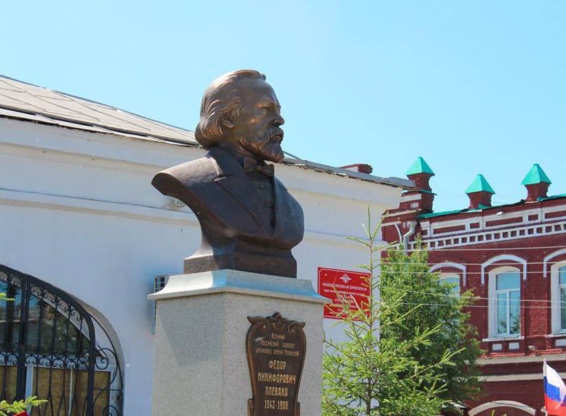 Памятник адвокату Ф.Н. Плевако