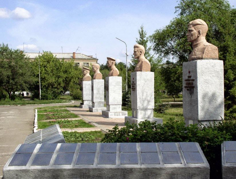 Аллея героев