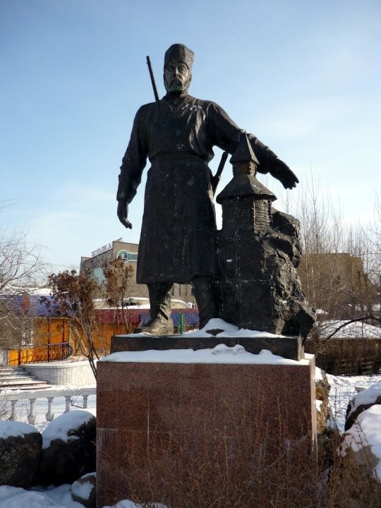 Памятник П. Бекетову