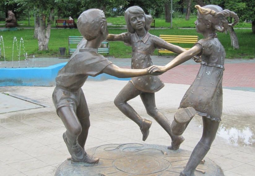 Скульптура «Детство»