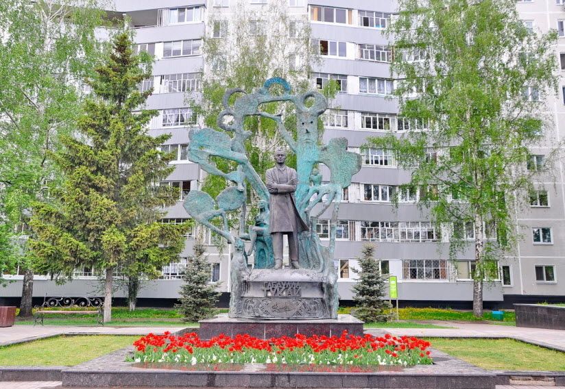 Памятник Г. Тукаю
