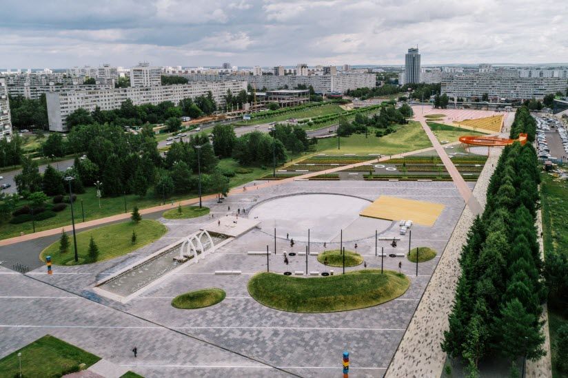 Площадь Азатлык