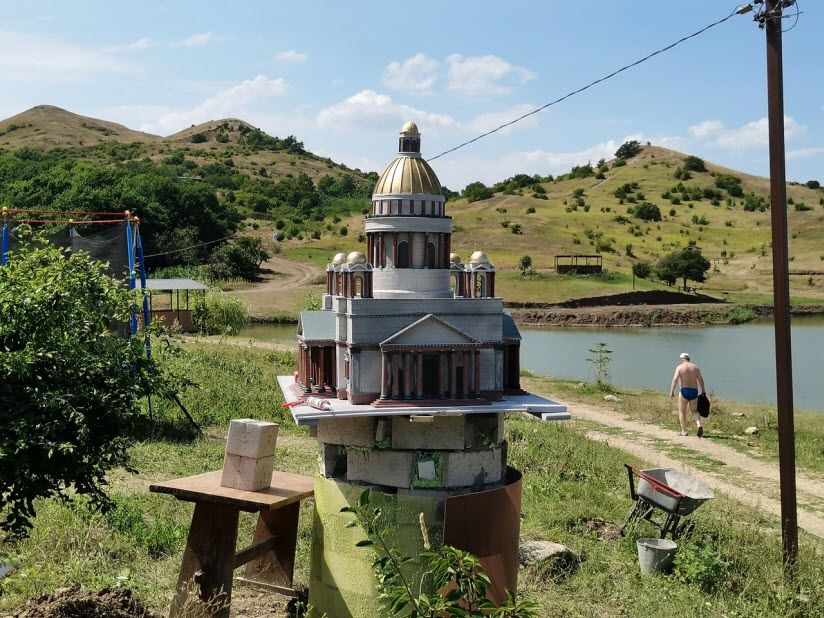 Инсталляция «Исаакиевский собор»