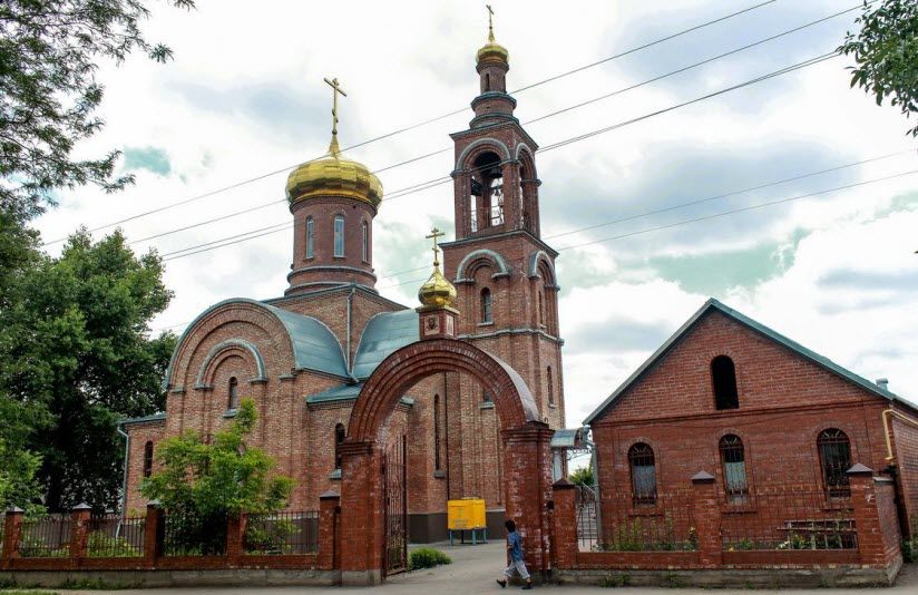 Церковь Всех Святых в Земле Российской Просиявших (Левокумка)