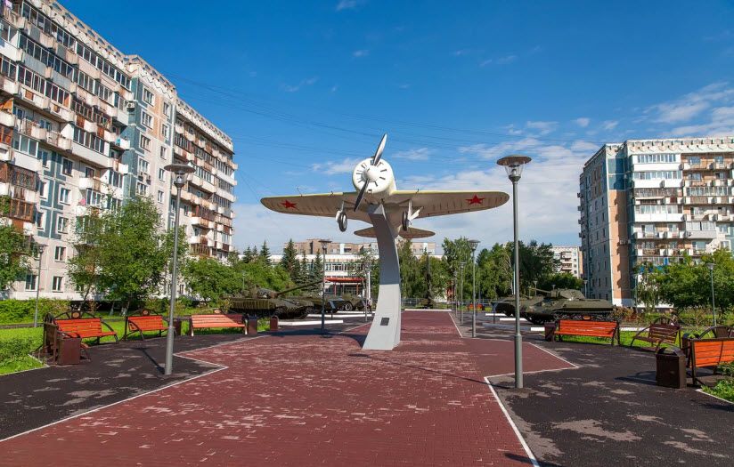Скульптура «Самолет И-16»