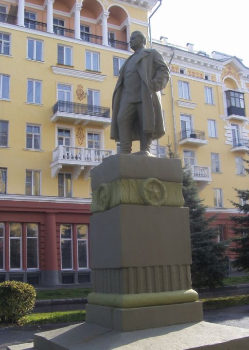 Памятник Сергею Мироновичу Кирову