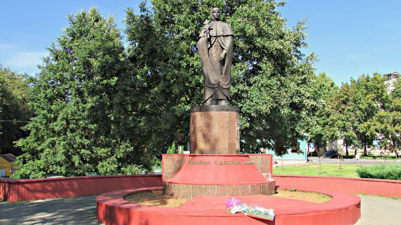 Памятник Евфросинии Полоцкой