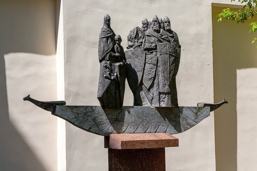 Памятник Кривичам