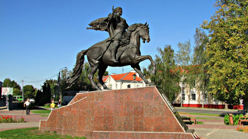 Памятник князю Всеславу Чародею