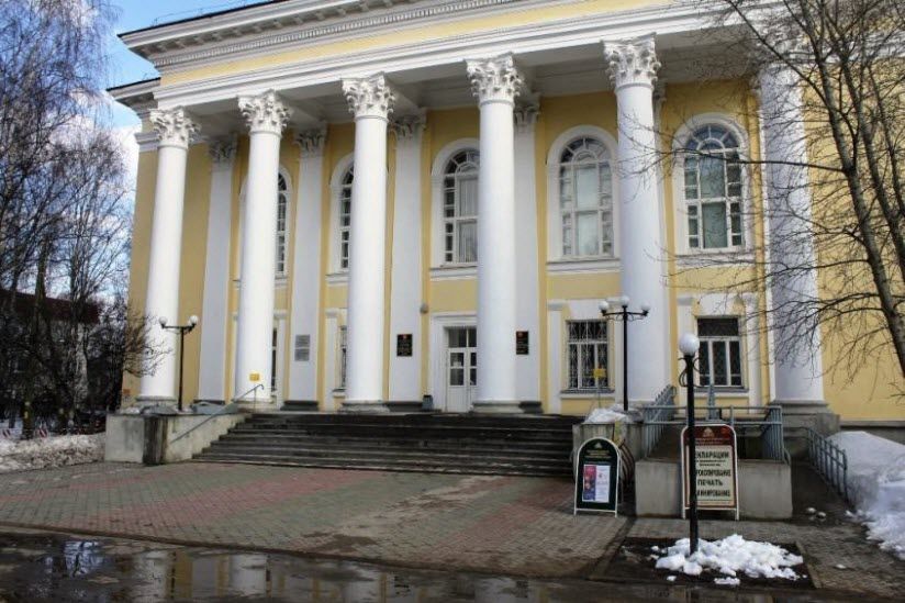 Здание республиканской библиотеки