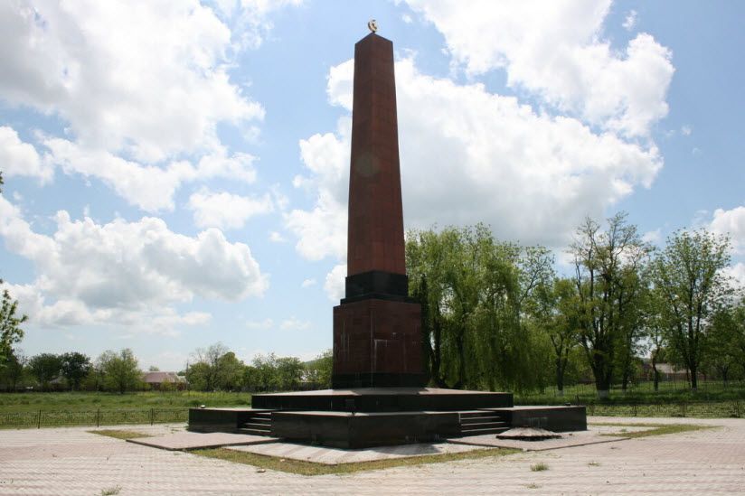 Обелиск героям Гражданской войны