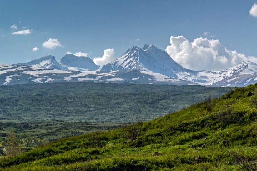 Горный массив Арагац