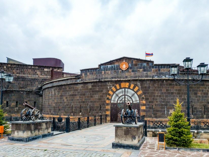 Черная крепость в Гюмри