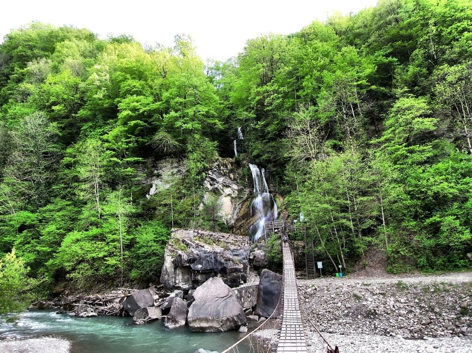 Водопад Псыдах и Шапсуг