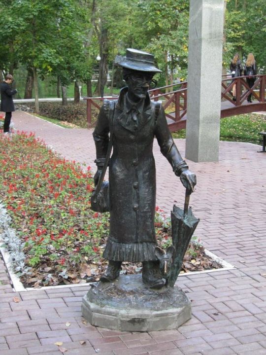 Скульптура Старуха Шапокляк