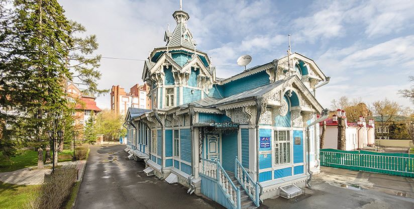 Дом с шатром