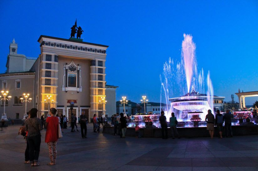Театральная площадь