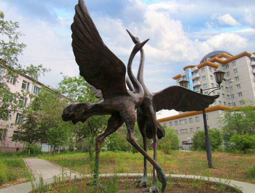 Скульптура Журавли