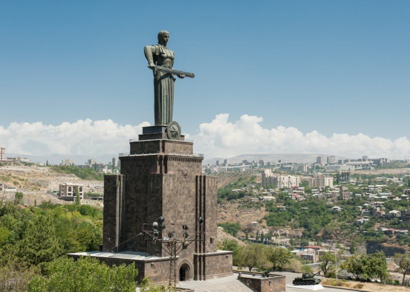 Монумент Мать Армения